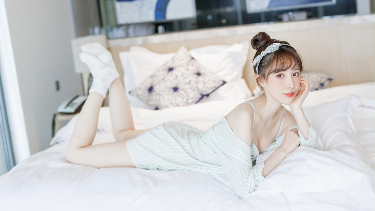 美杜莎乳液狂飙：高效保湿，体验极致润泽