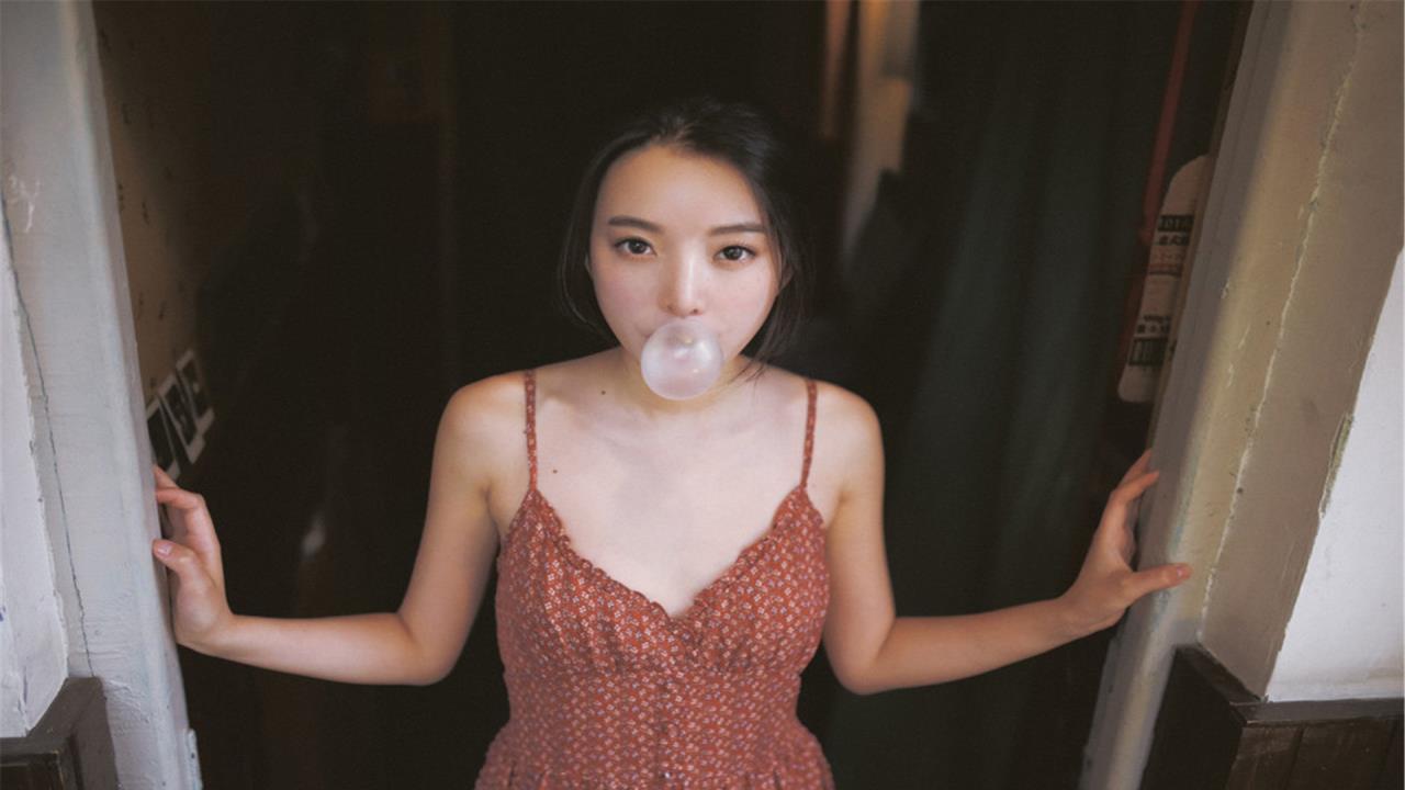 逆水寒庙会外观，璀璨夺目，尽显江湖风华