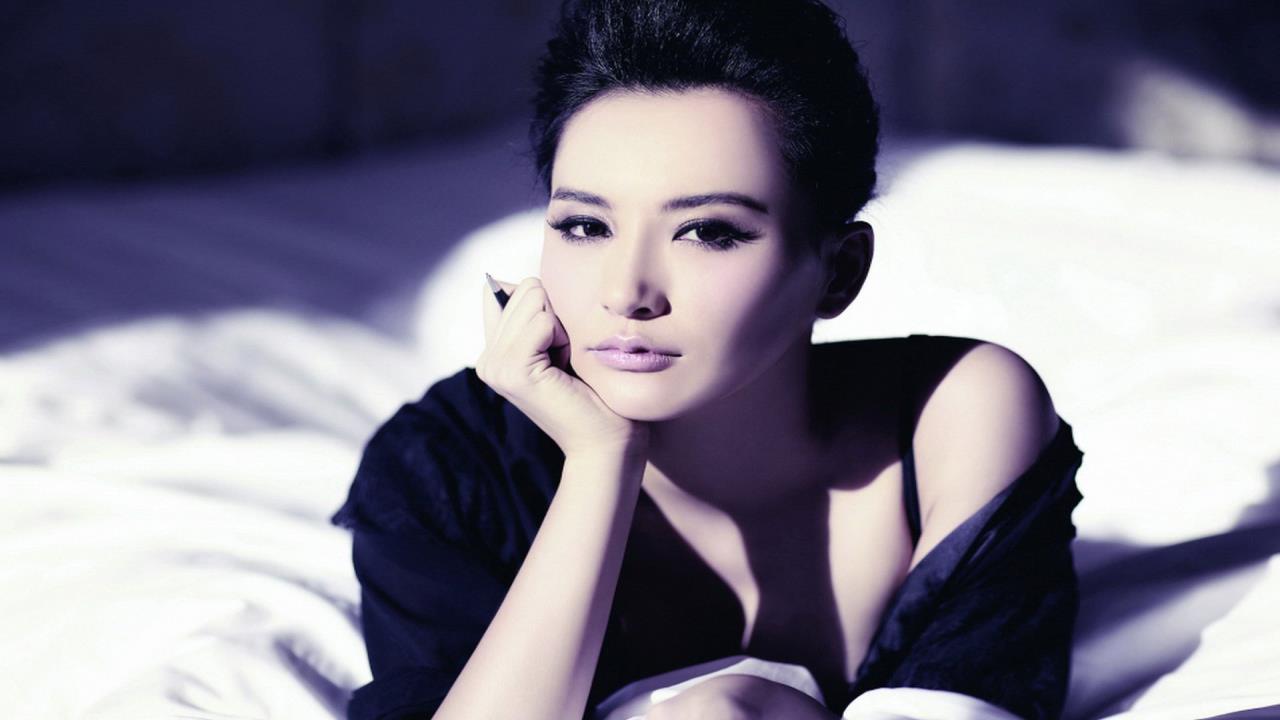 男人捅美女屁股app.: 颠覆传统约会方式的娱乐体验